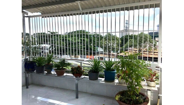3.X  TỶ- NHÀ 3 TẦNG - MẶT TIỀN QUỐC LỘ 1A GIÁ RẺ NHƯ TRONG HẼM - XE HƠI NGỦ TRONG NHÀ.